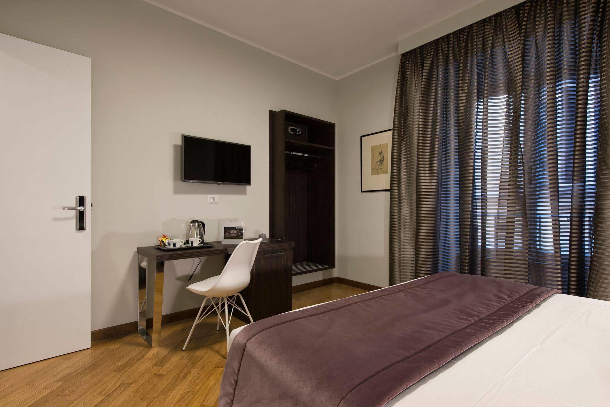 Hotel Trevi Rome
