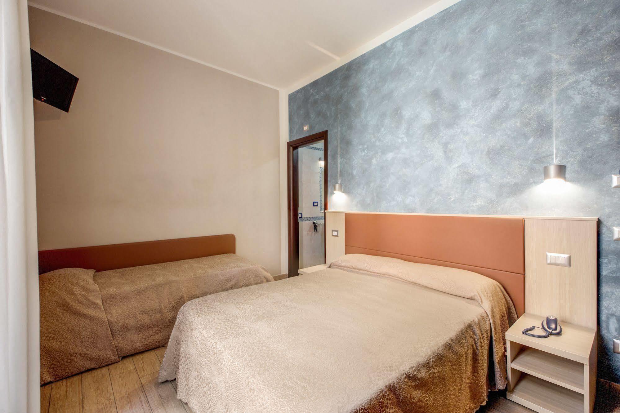 Buonarroti 3* Rome