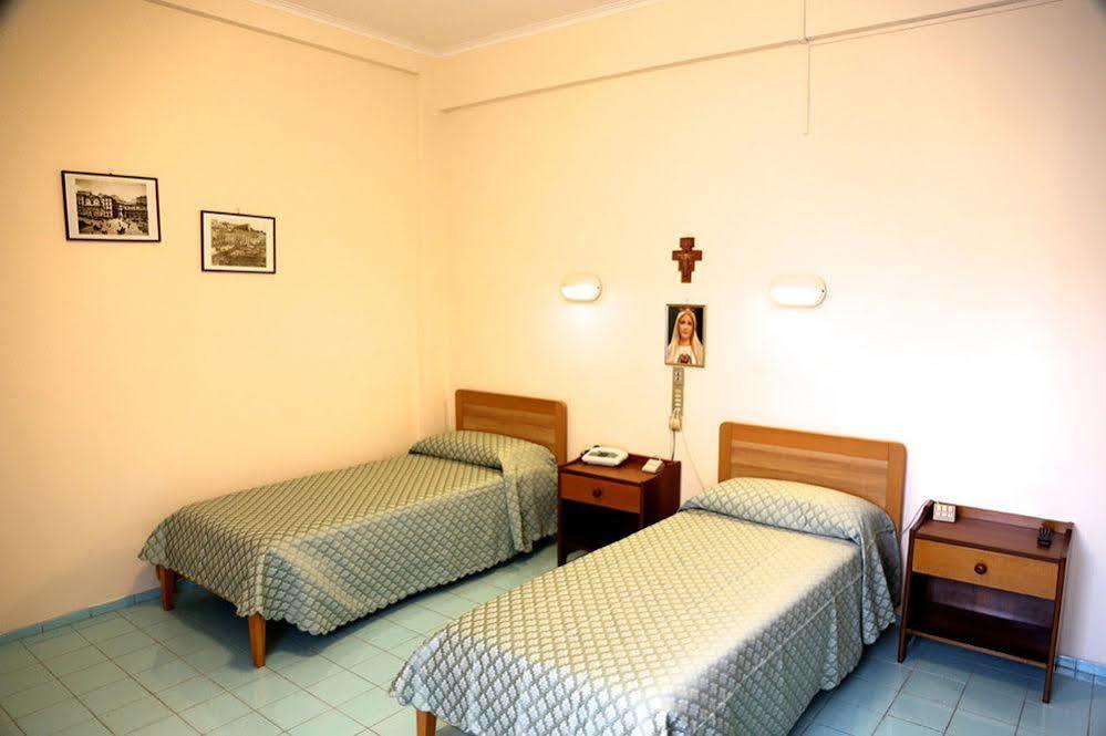 Casa Piccole Ancelle Di Cristo Re Rome