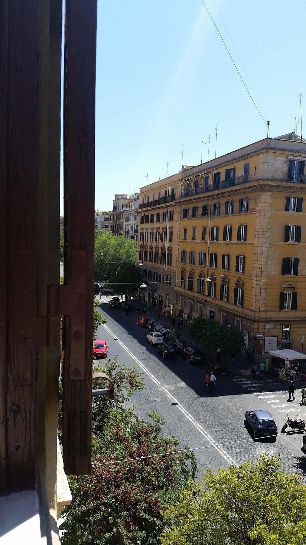 Cola Di Rienzo Bed & Breakfast Roma