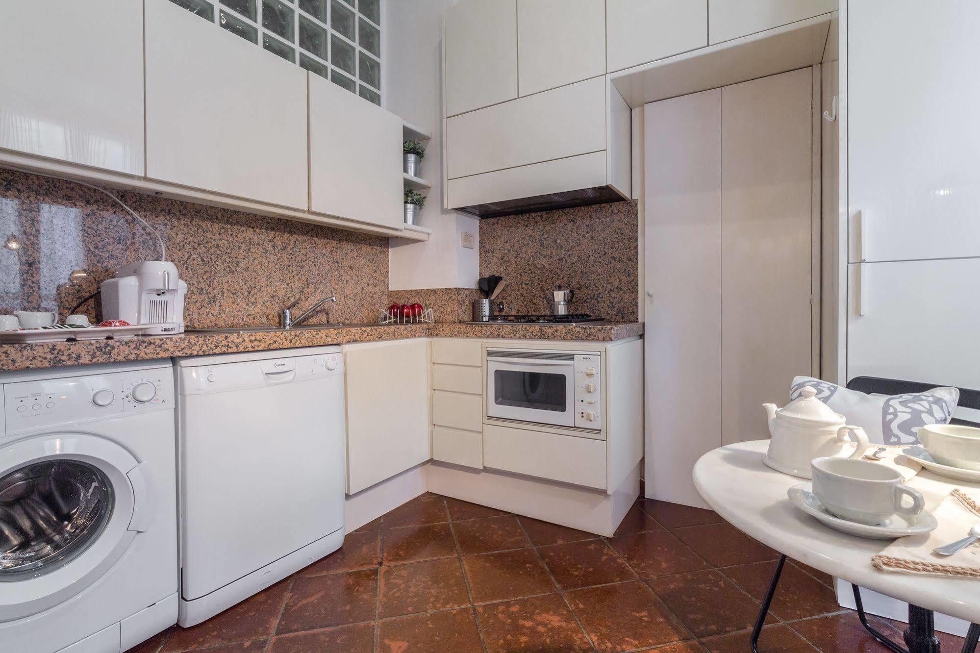 Alla Fontana Di Borgo Pio Roma