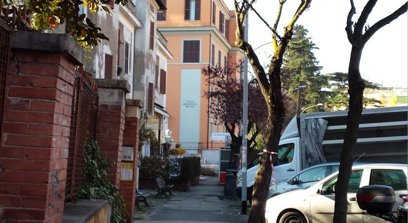 Maria Rosa Molas - Casa Per Ferie Rome