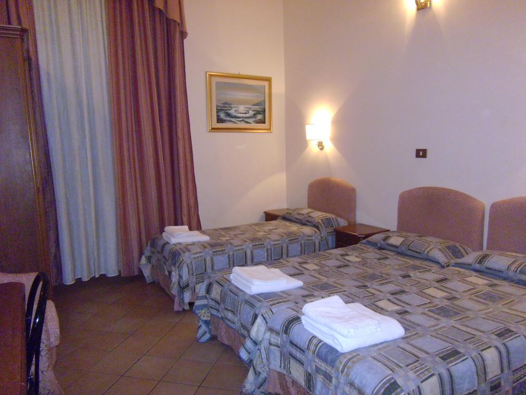 Cambridge Hotel