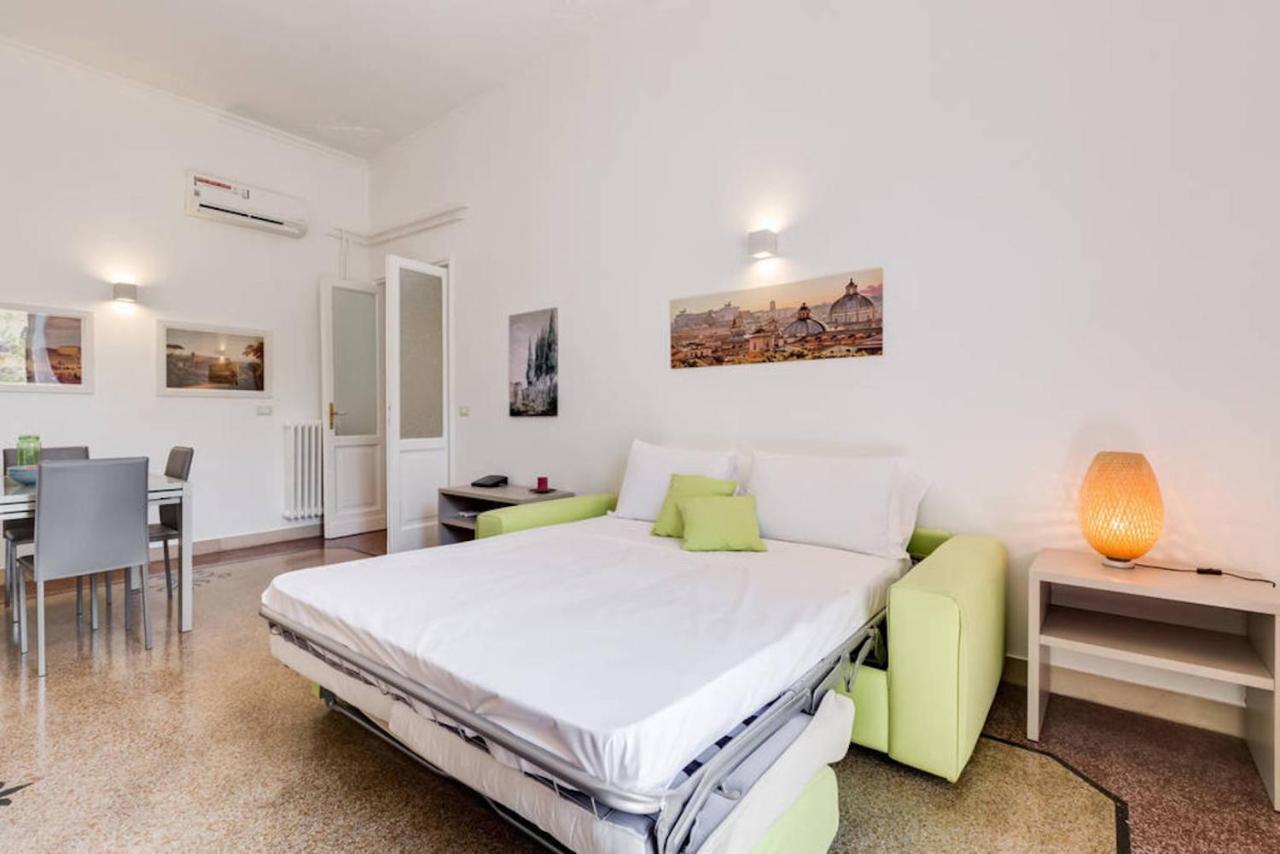 Bright And Modern 2 Bed Flat In Prati Apartment