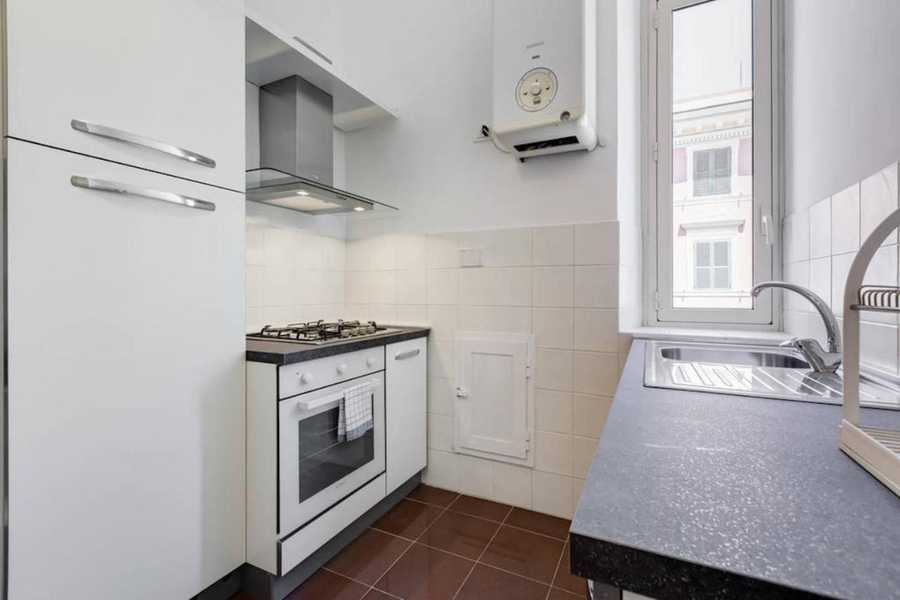 Apartment Bright And Modern 2 Bed Flat In Prati Rome