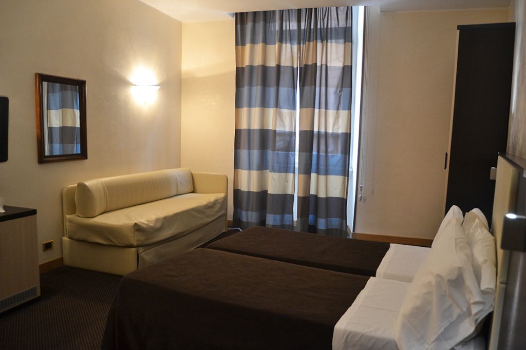 Tritone 3* Rome