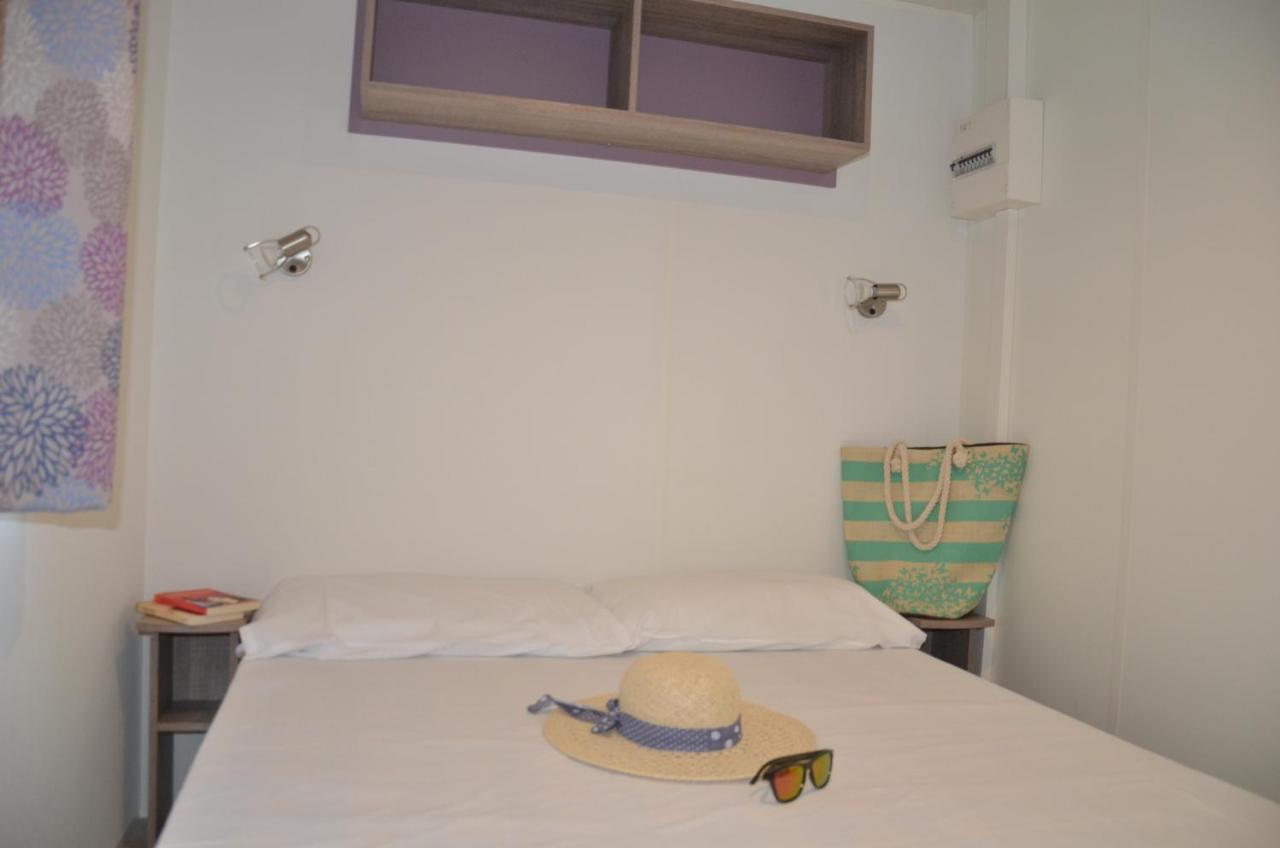Happy Camp Mobile Homes In Real Village Campsite Rome