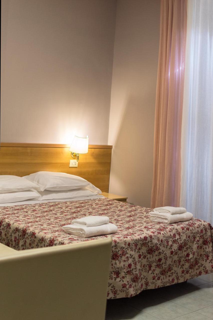 Hoteli Hotel Rome