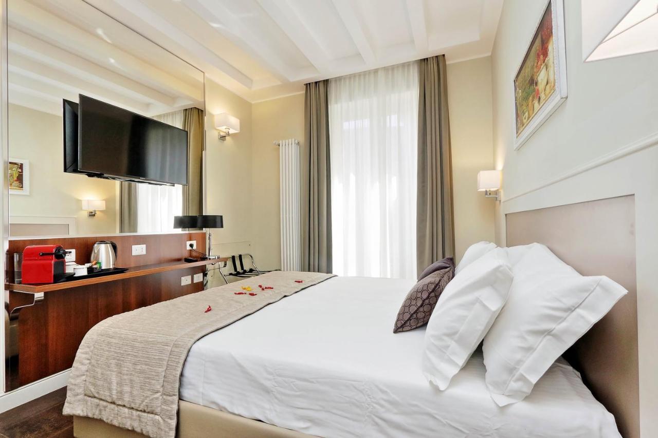 Piazza Venezia Grand Bed & Breakfast Rome