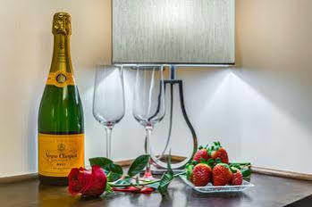 Bed & Breakfast Lhr Coliseum
