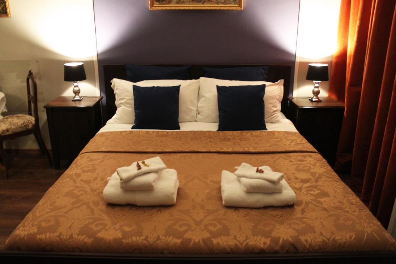 Raphael Guest house