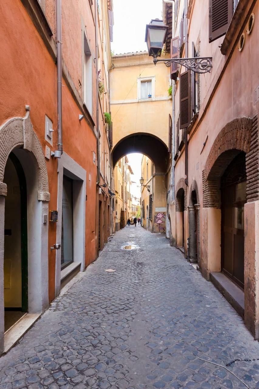 Apartment Via Dei Cappellari Rome