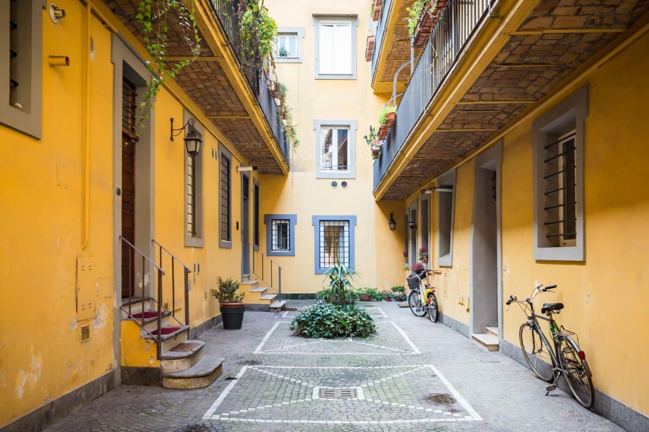 Via Dei Cappellari *