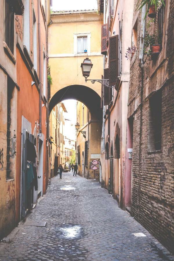Apartment Via Dei Cappellari Rome