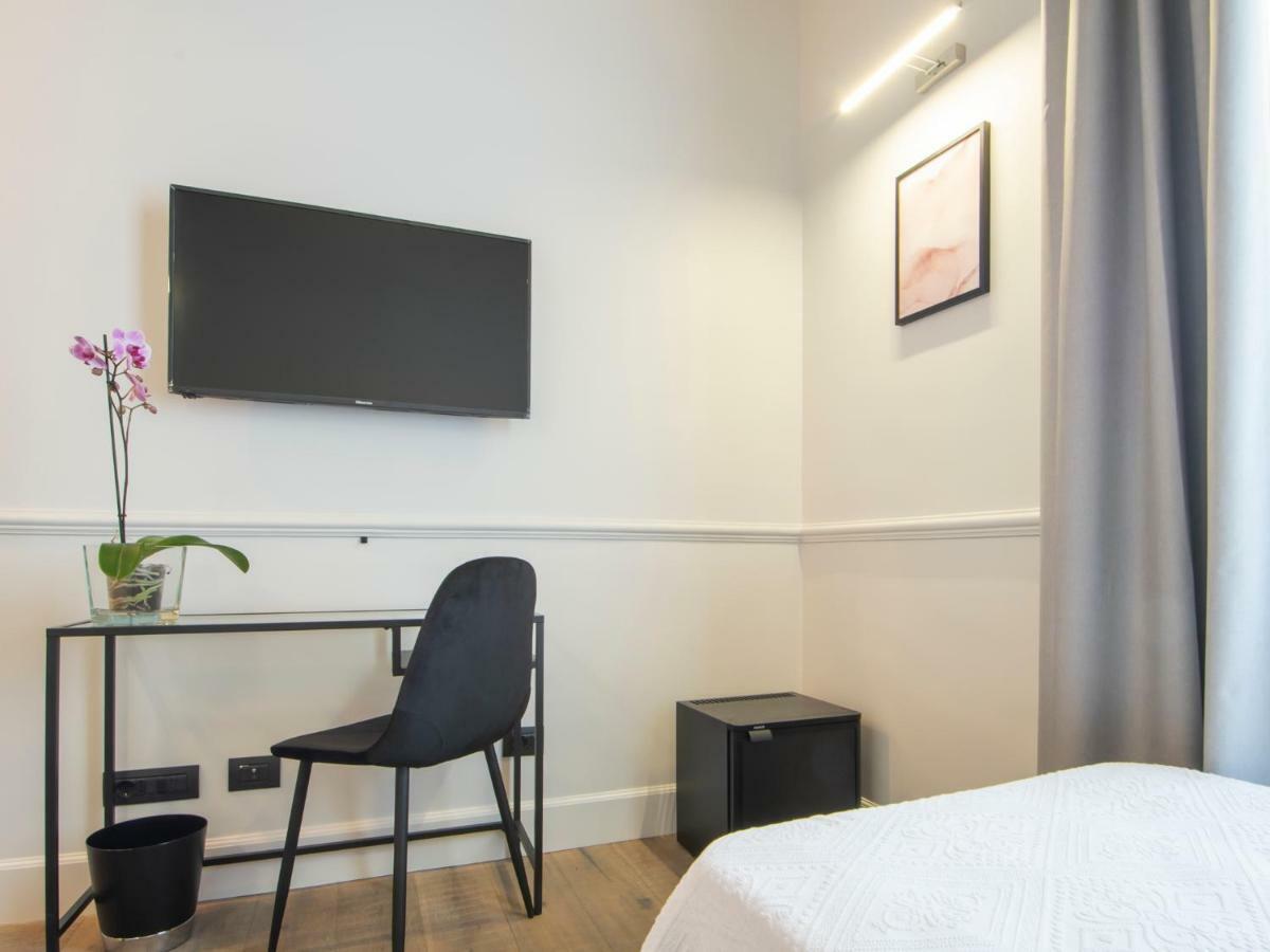 Gemini Navona Guest house