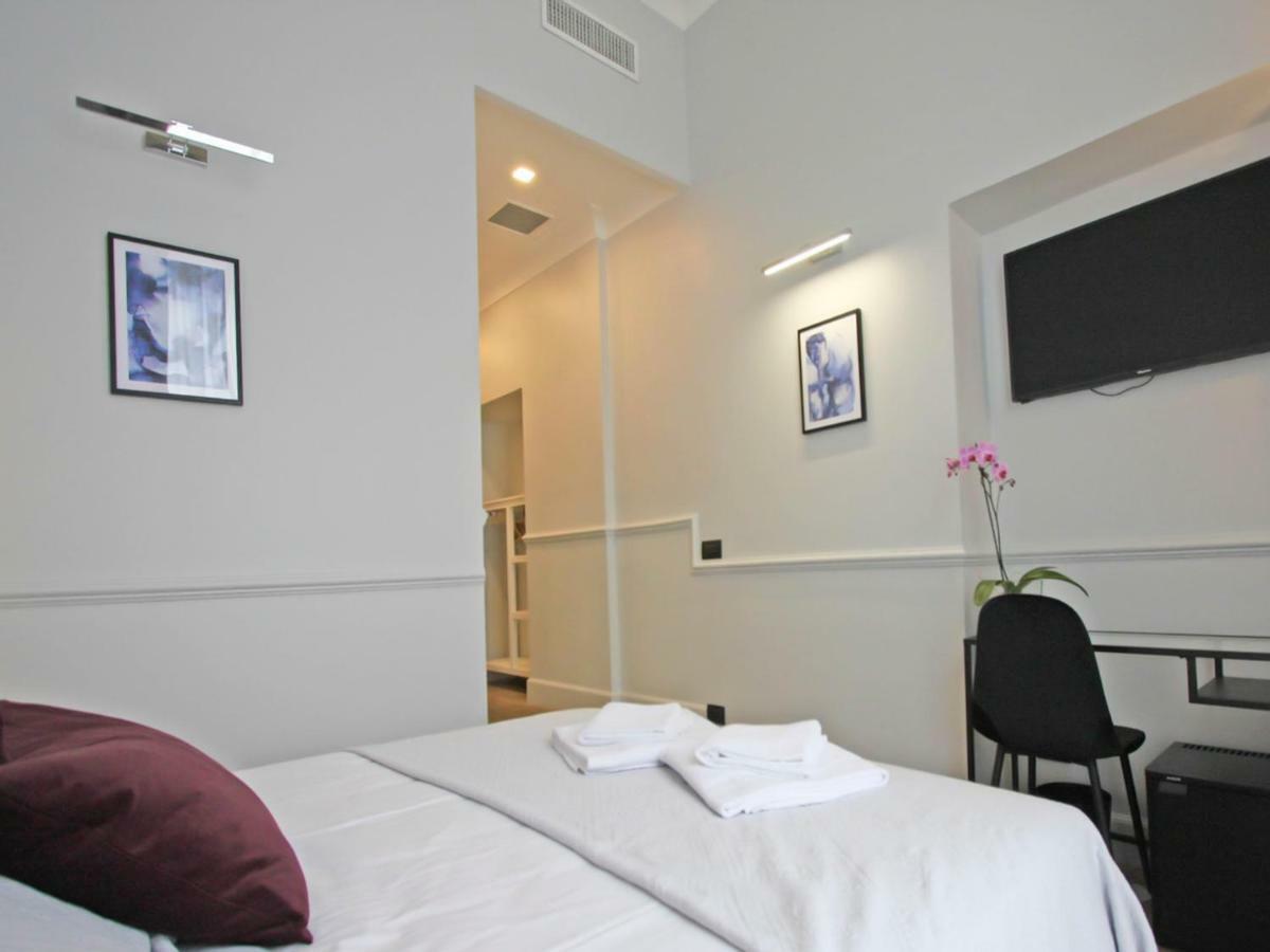 Gemini Navona Guest house