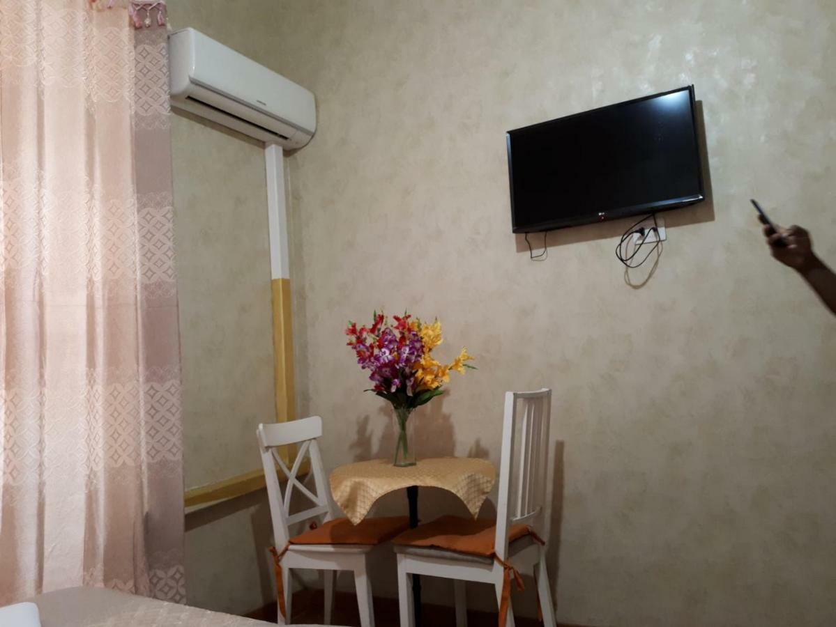 Botel Inn Guest house 3*