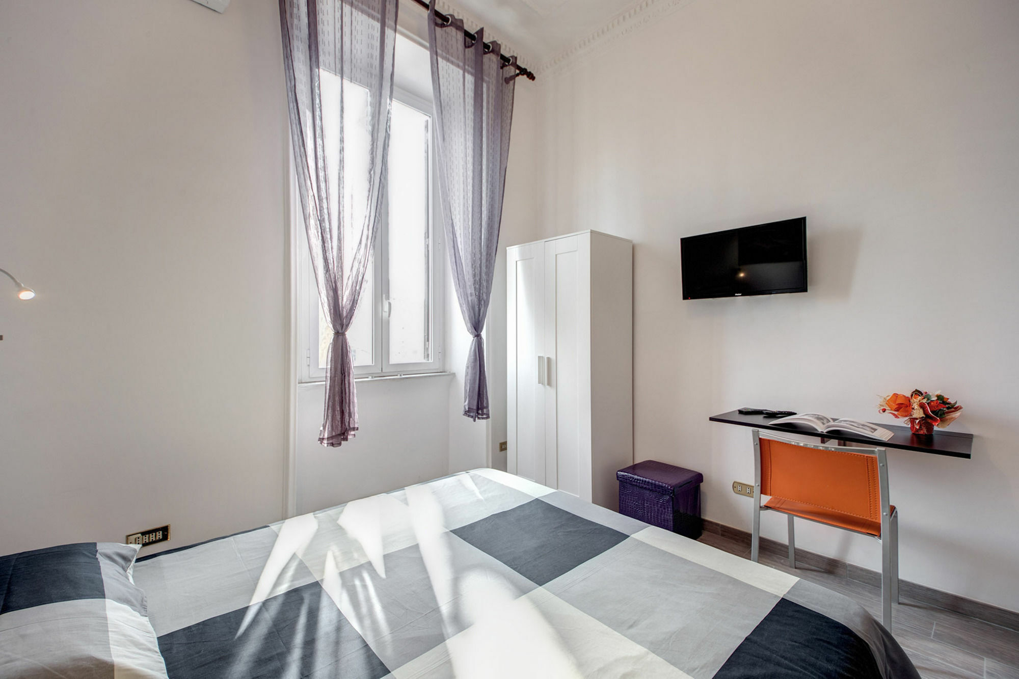 Domus 78 3* Rome