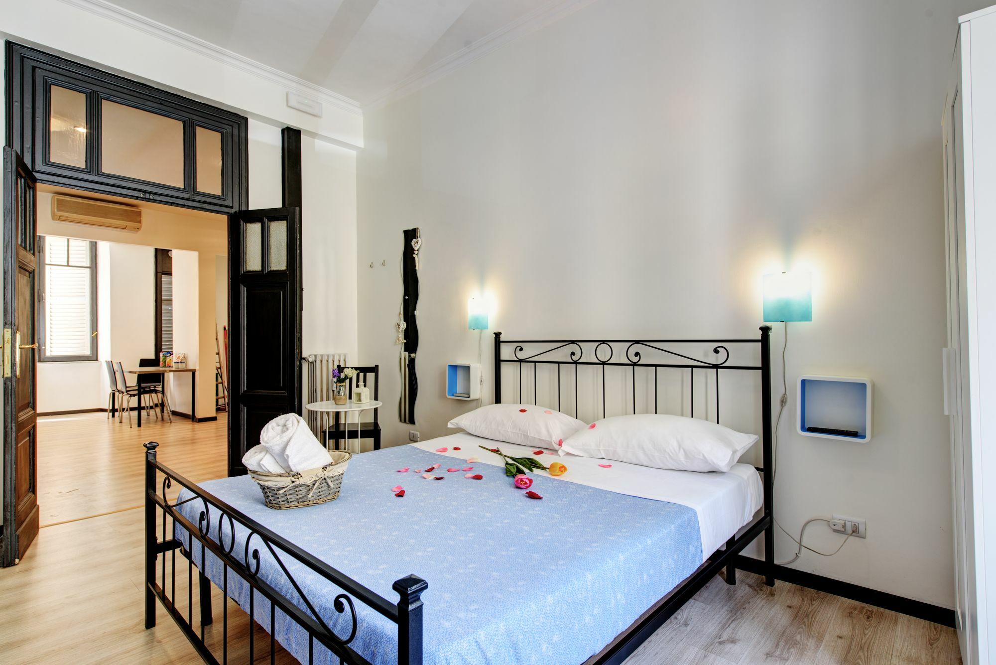 Ad Hoc 3* Rome