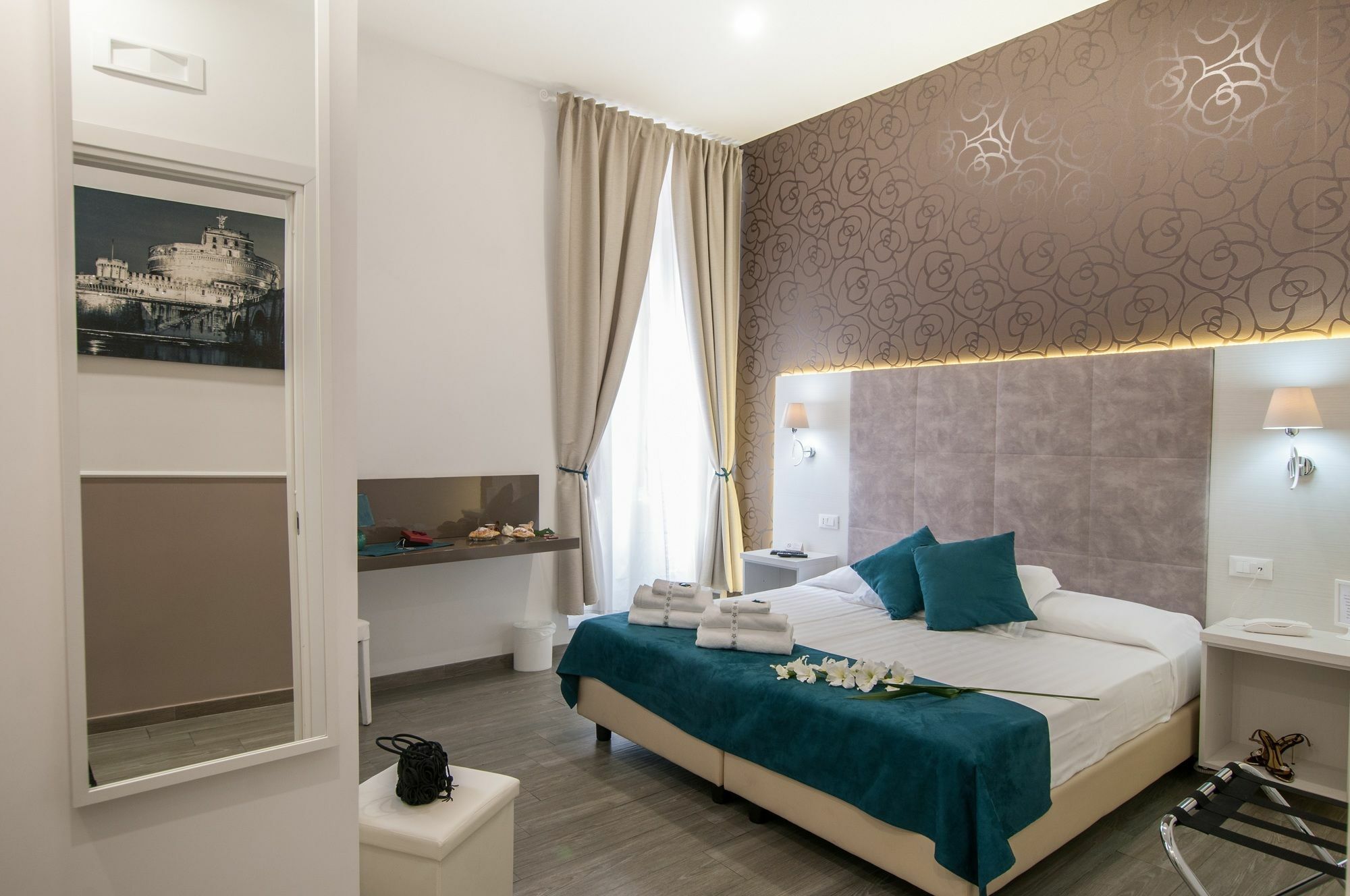 Elenoire & Guest house 3*