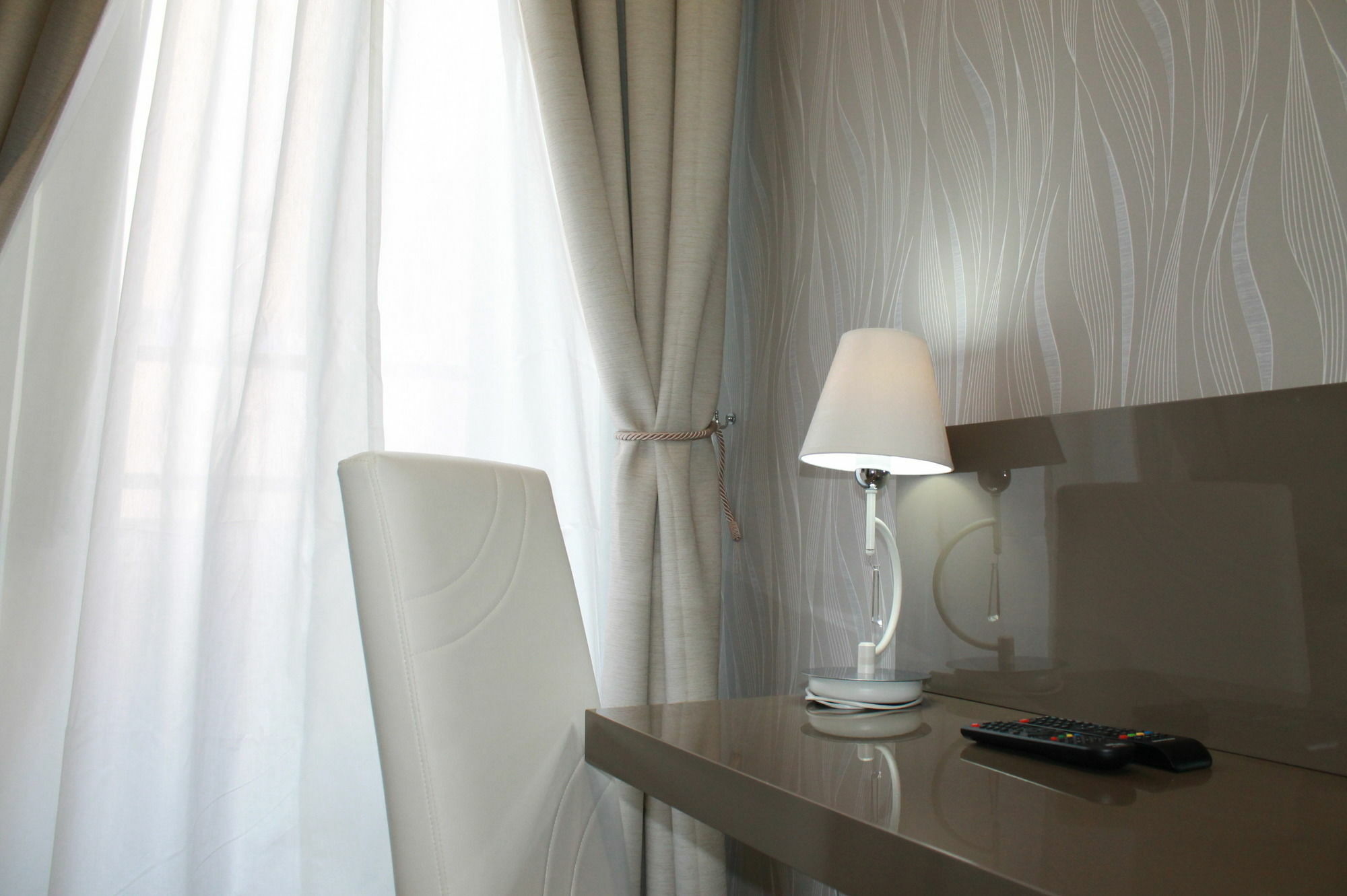 Elenoire & Guest house 3*