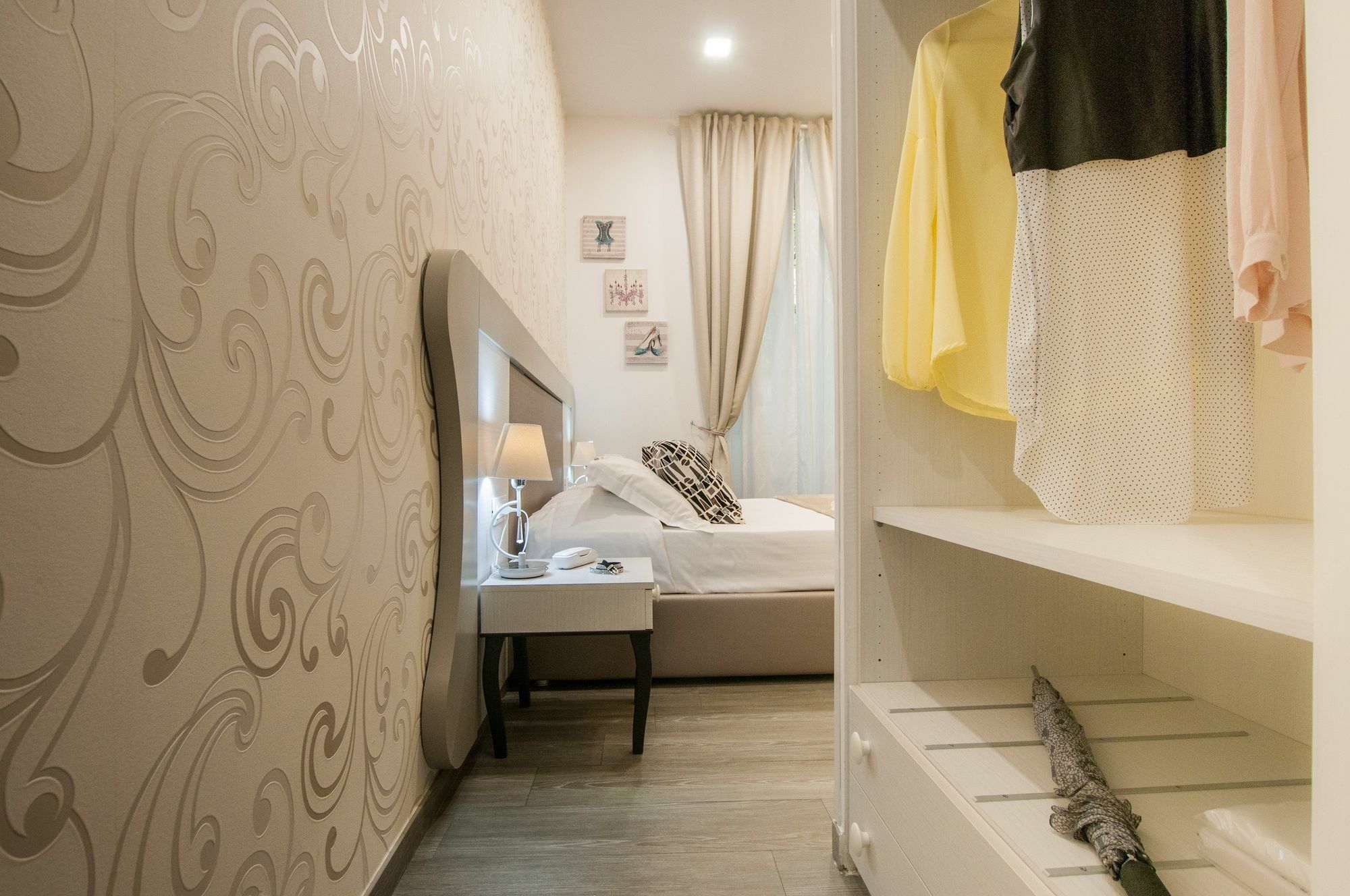 Elenoire & 3* Rome