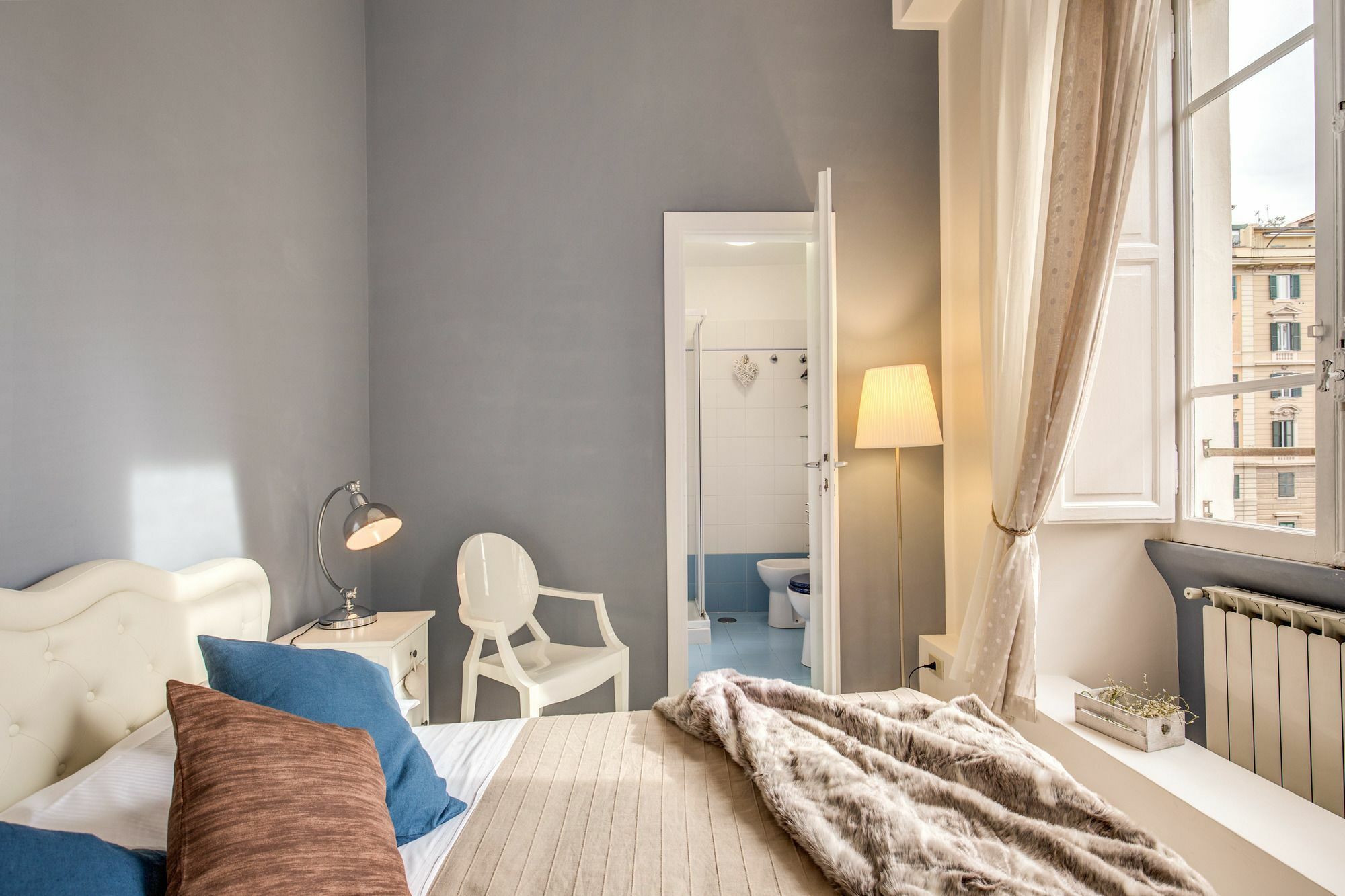 Apartment Vatican Miracle