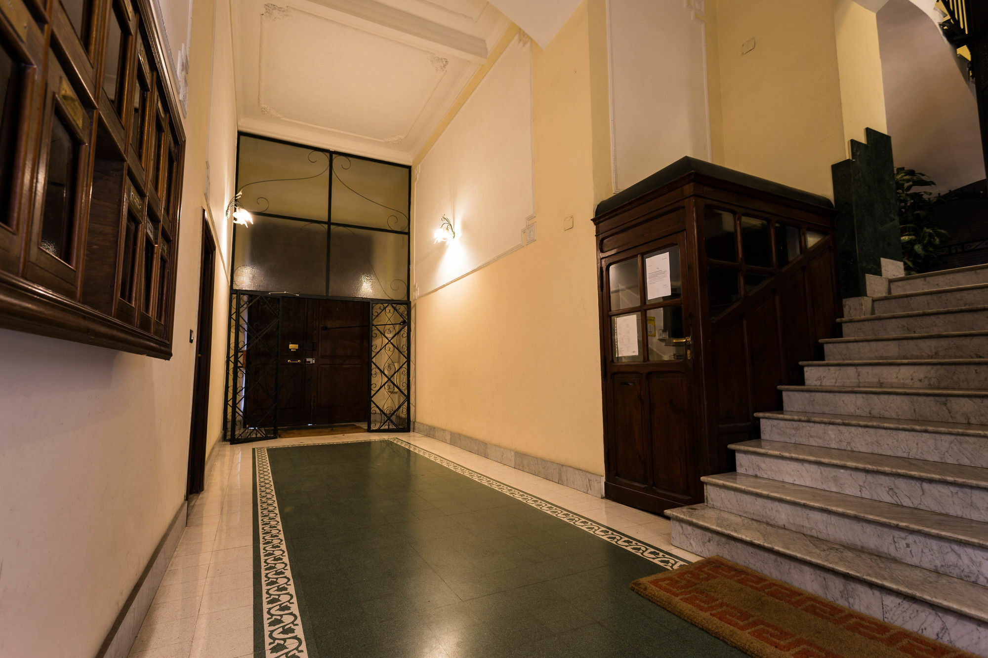 Guest house Arie Romane Guesthouse