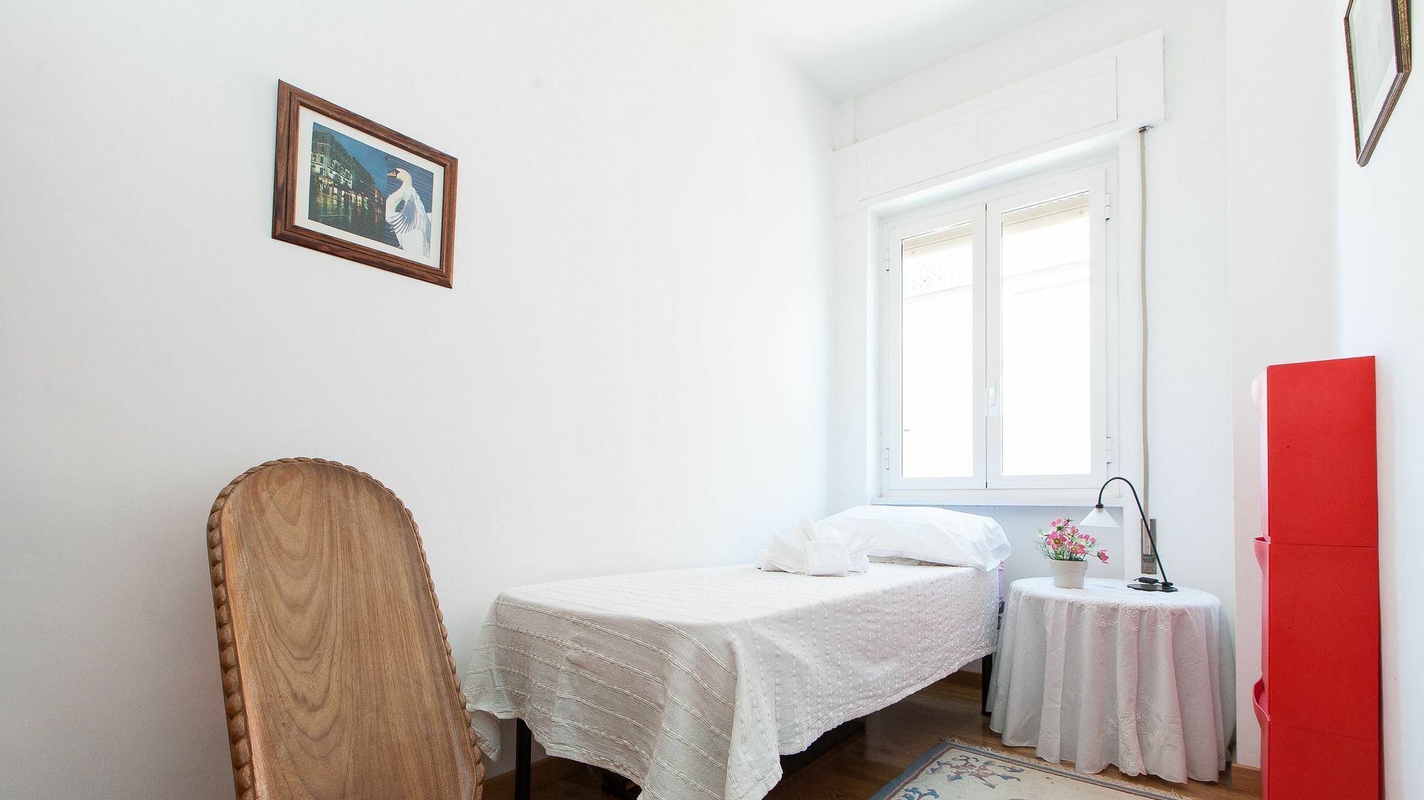 In Guinizzelli Apartment