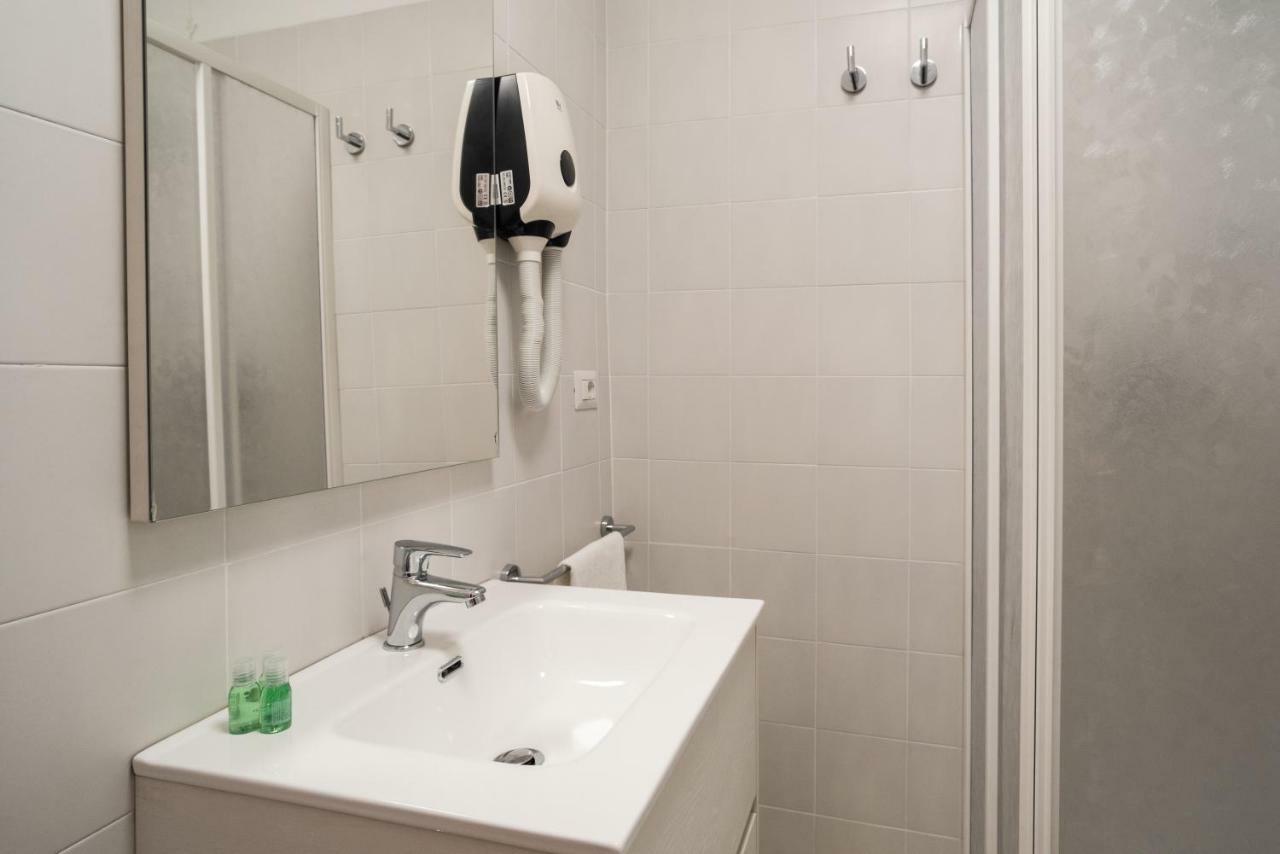 Minerva Monks Guest house 2*