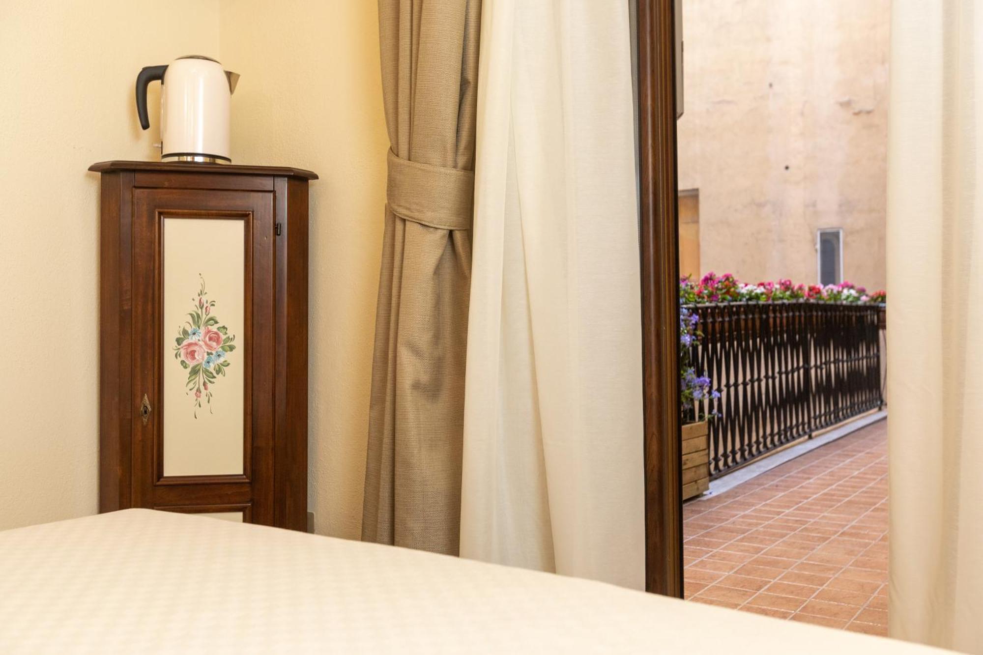 Kings In Apartment Rome