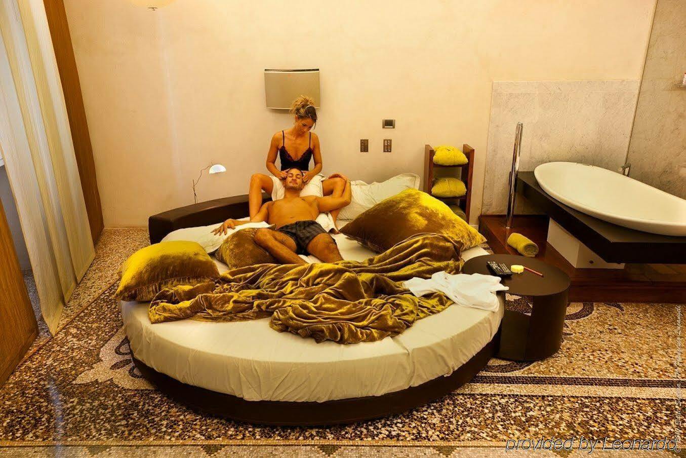 Suitesistina For Brave Lovers Bed & Breakfast 3*