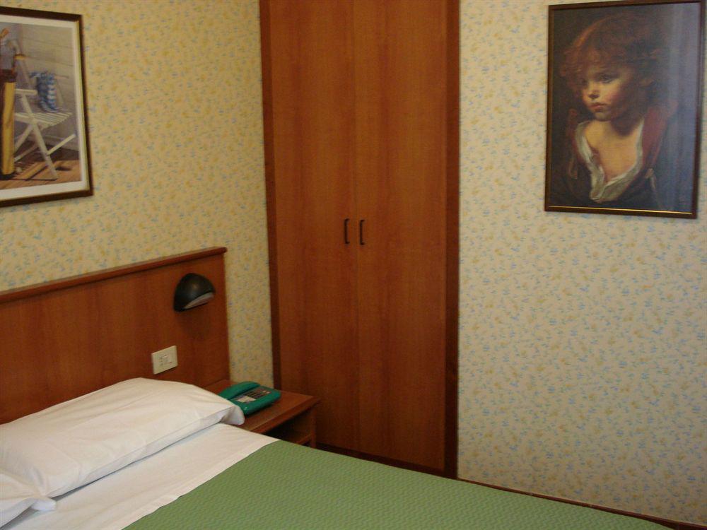 Hotel Corona 3* Rome