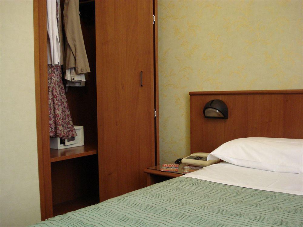 Hotel Corona 3*
