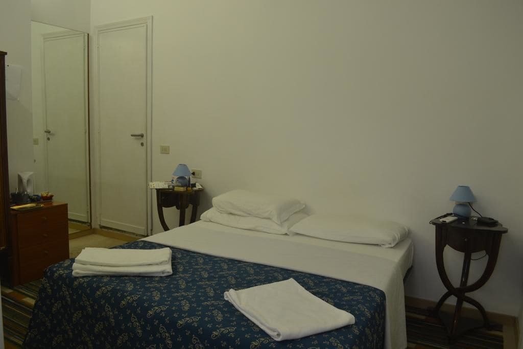 Domus Ferraro Guest house Rome