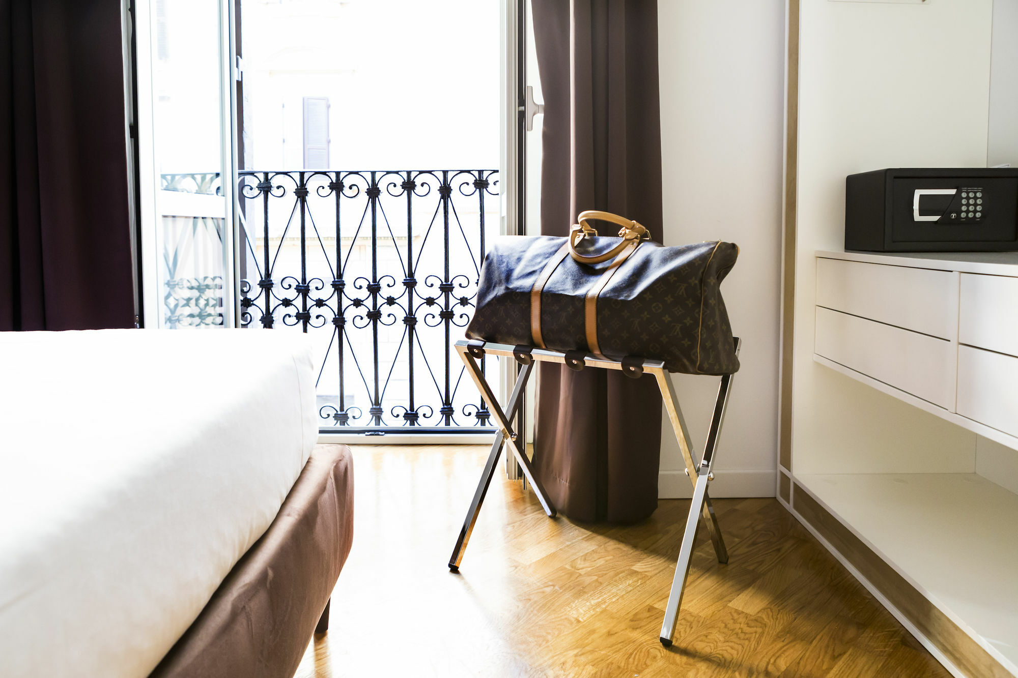 Guest house Lahouse By Premium Collection