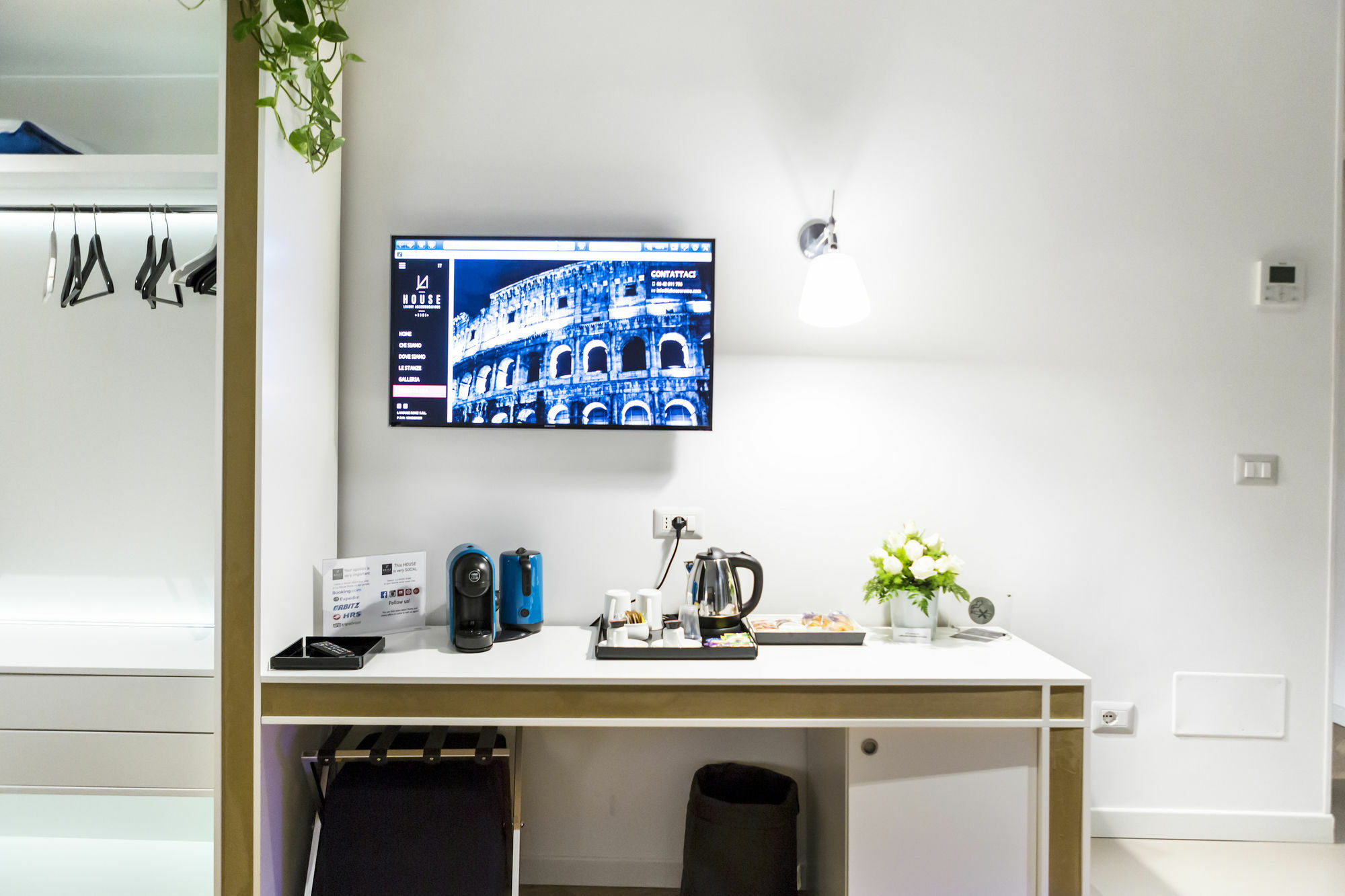 Guest house Lahouse By Premium Collection