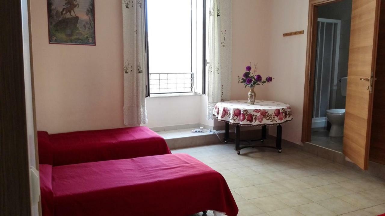 Liayi Family Hotel（李阿姨家庭旅馆） Bed & Breakfast