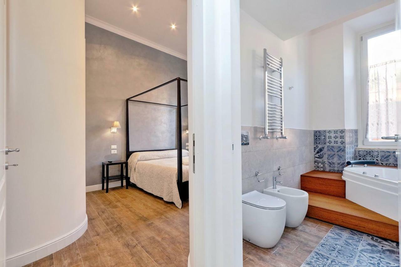 Apartment Luxury Sabina 50 Mt From Trevi Fountain Rome