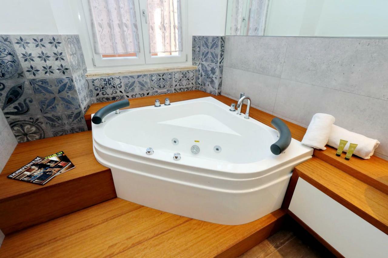 Apartment Luxury Sabina 50 Mt From Trevi Fountain *