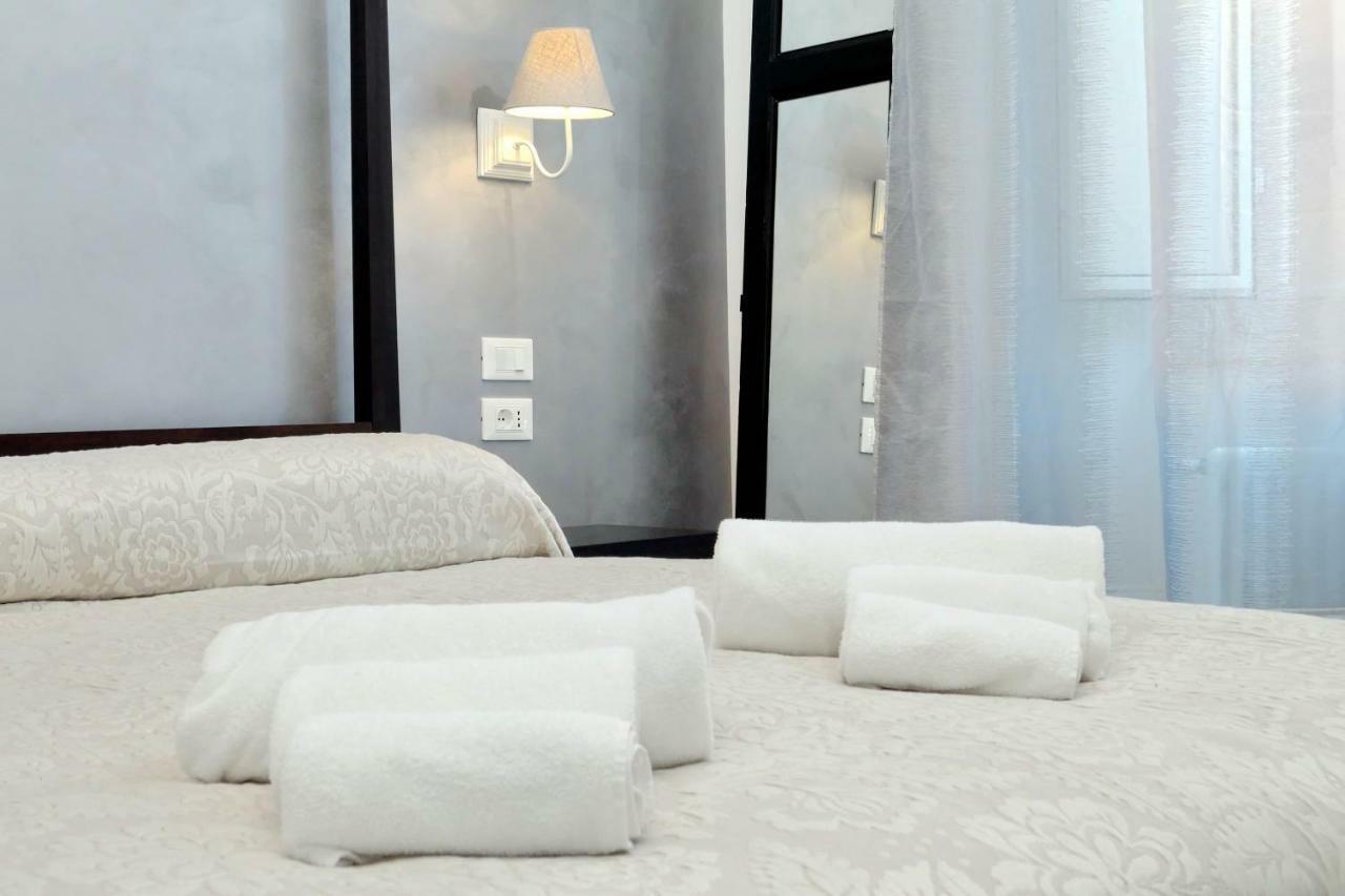 Apartment Luxury Sabina 50 Mt From Trevi Fountain *