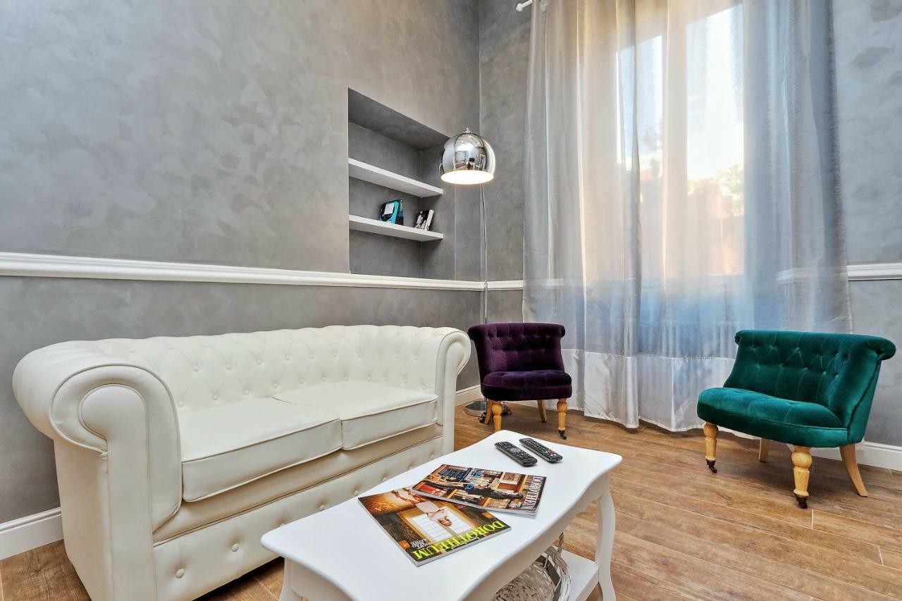 Luxury Sabina 50 Mt From Trevi Fountain * Rome