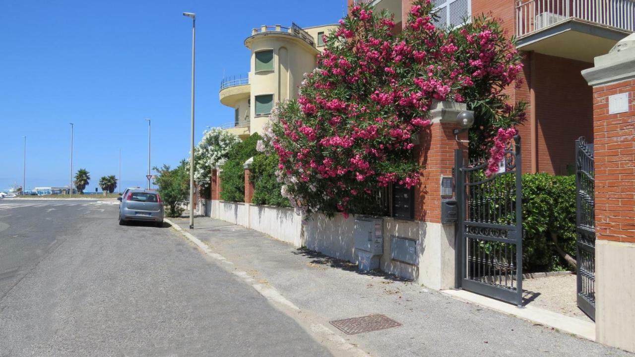 The Red Box On The Beach Holiday home Rome