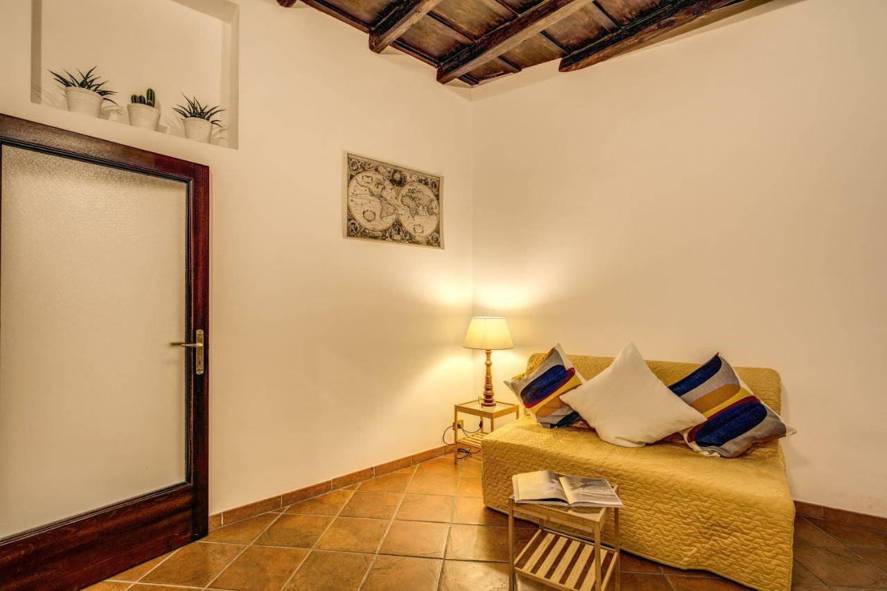 Fresh House Trevi 1 Rome