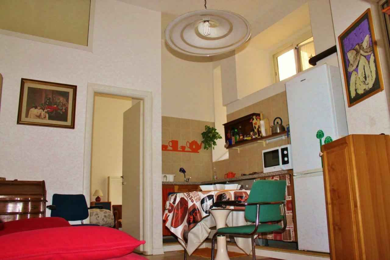 Bed & Breakfast House 2*