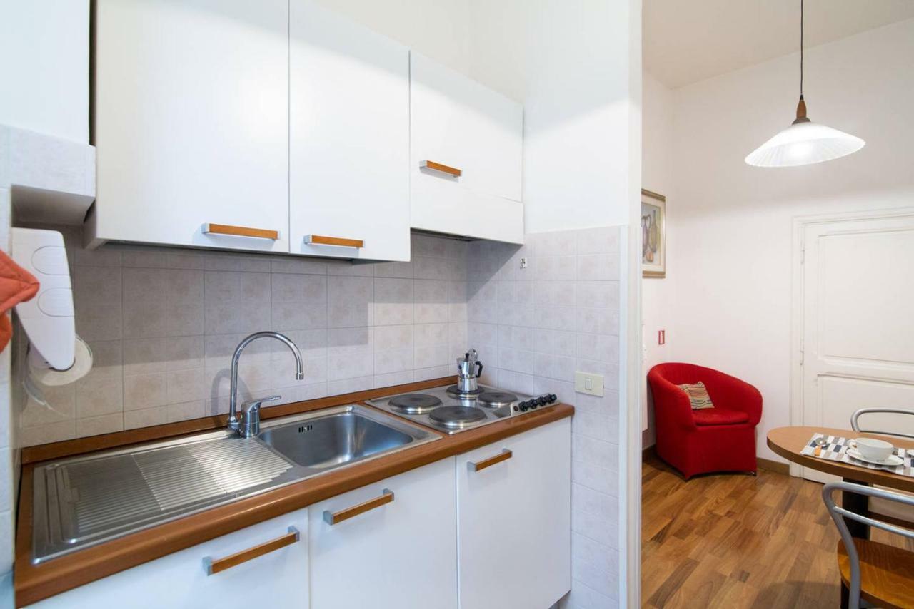 Apartment Parvula Domus Al Colosseo