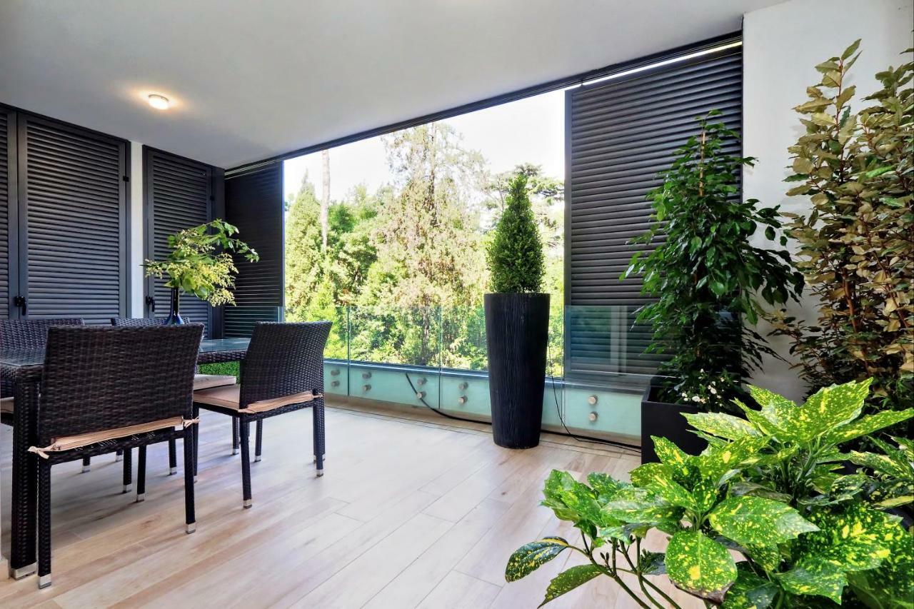 Green Terraced Apartment. 3 Stops From Colosseum Rome