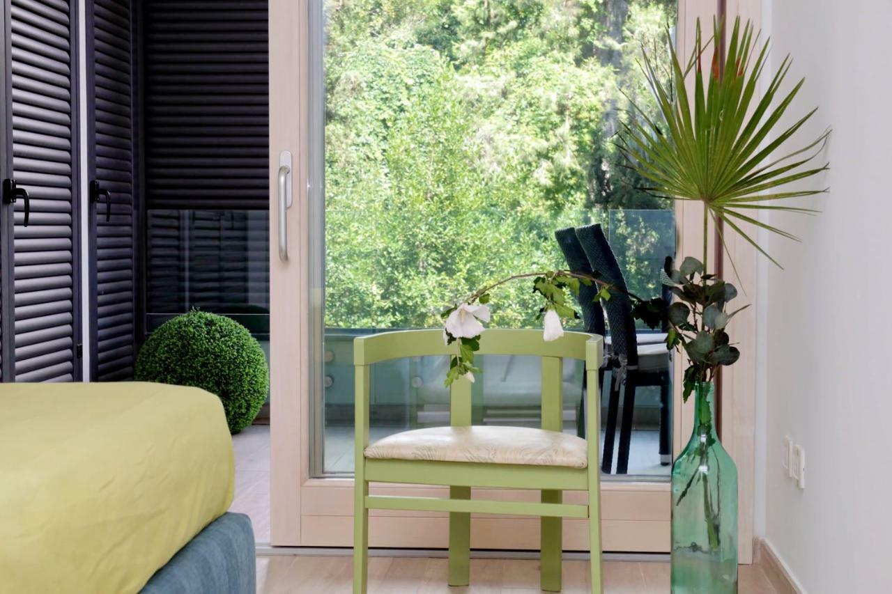 Apartment Green Terraced Apartment. 3 Stops From Colosseum *