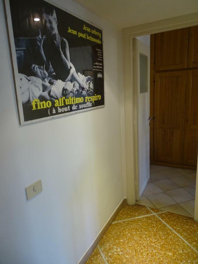 Apartment Casa Valeria Metro B1 *