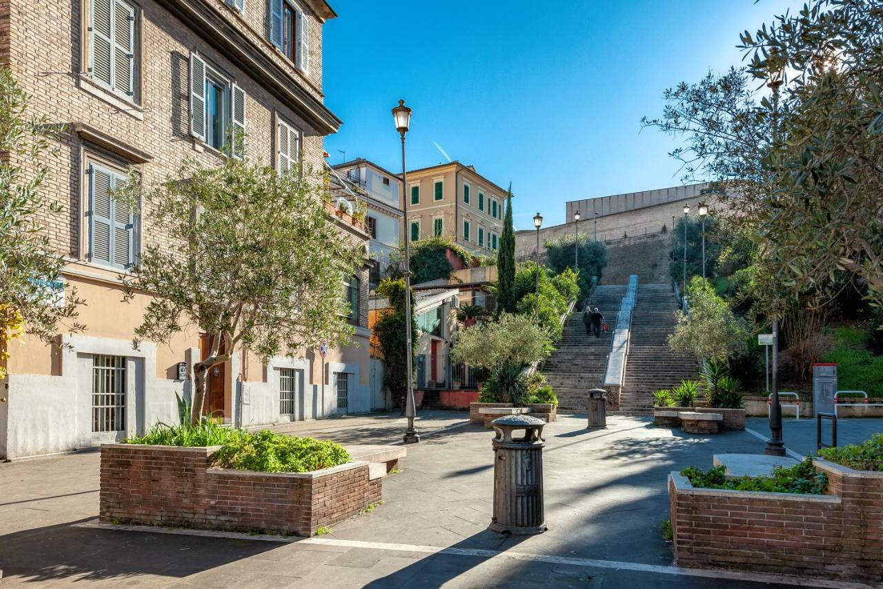 Vatican Caracciolo Apartment